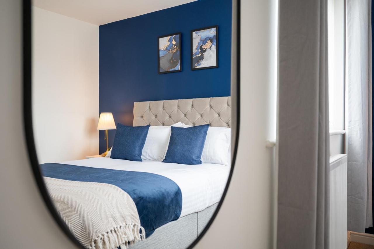 Lovely Manchester House , Quiet Neighborhood, 6Mins To Coop Live Arena, Etihad Stadium & City Centre With Wifi & Free Private Parking 曼彻斯特 外观 照片