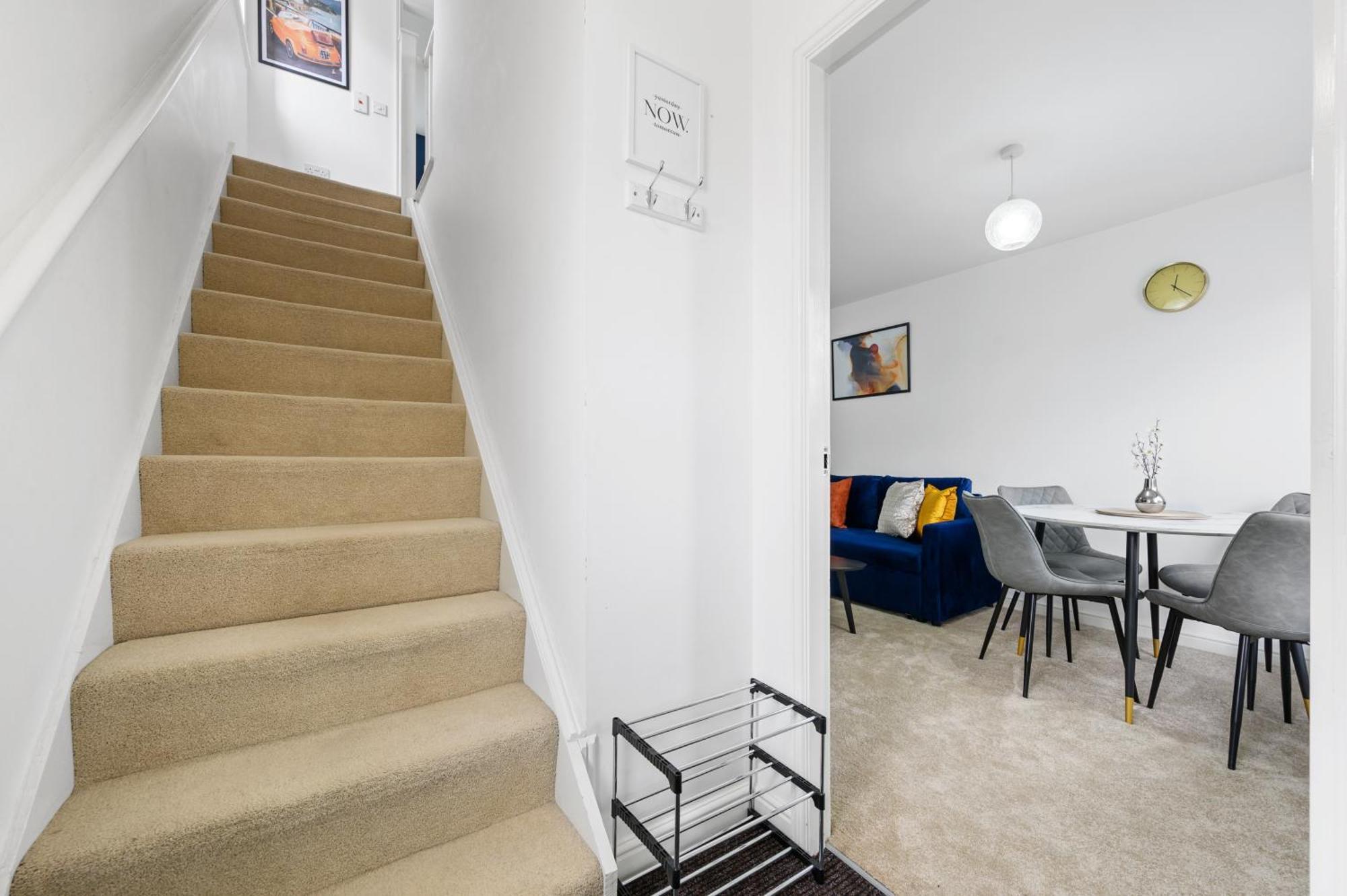 Lovely Manchester House , Quiet Neighborhood, 6Mins To Coop Live Arena, Etihad Stadium & City Centre With Wifi & Free Private Parking 曼彻斯特 外观 照片